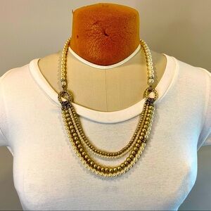 Stylish faux pearl fashion necklace